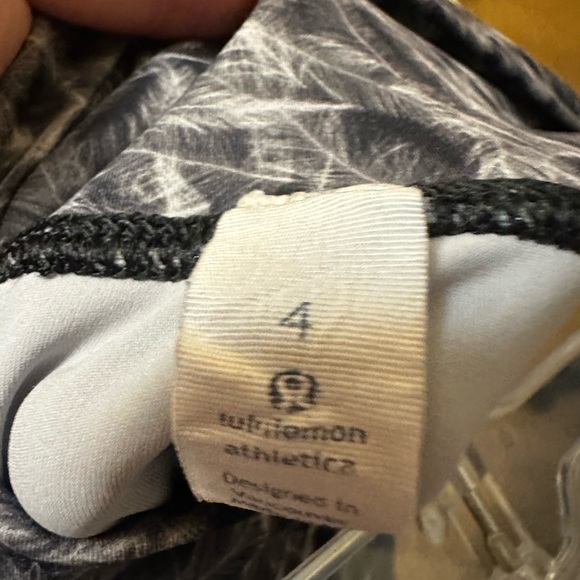 lululemon leggings - Picture 3 of 3